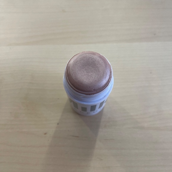 Milk Makeup cream highlighter stick 28g - Picture 2 of 3